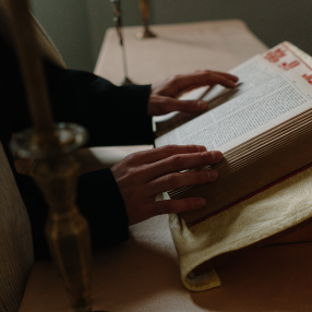 pexels-cottonbro-studio-9589360 1 (1)